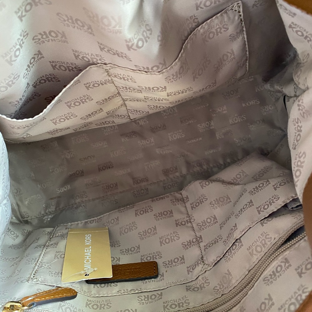 Handbag - Picture 5 of 8